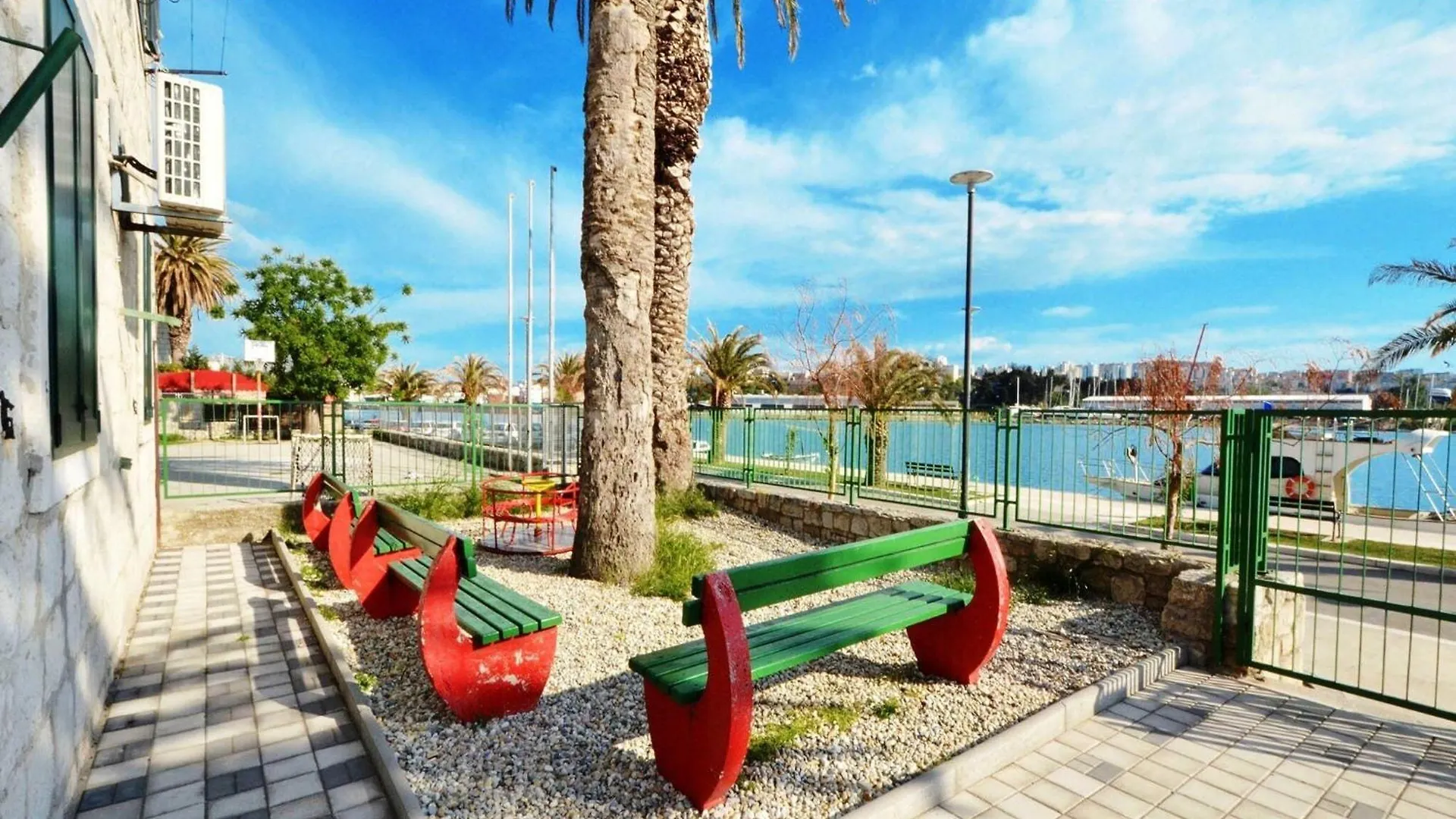 Apartment Villa Bepe - Three Bedroom Apartment With Sea View Split 0*,