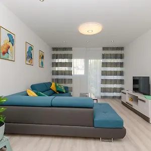 Astrid Apartment