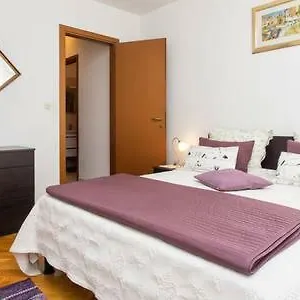 Bucka Apartment