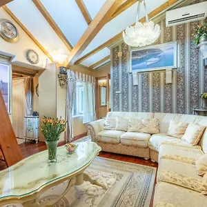 Superior Luxury Apartment